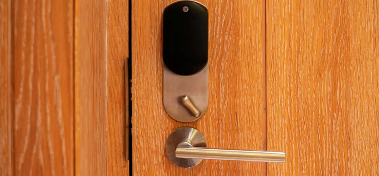 Automatic Locking Door Knob Murrieta
